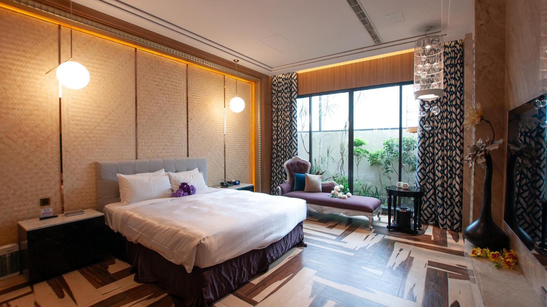 Mulan Motel Taichung Bagian luar foto