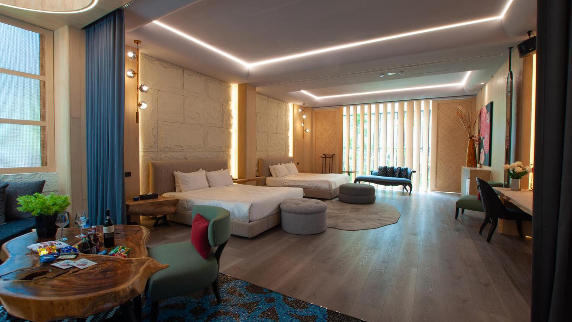 Mulan Motel Taichung Bagian luar foto