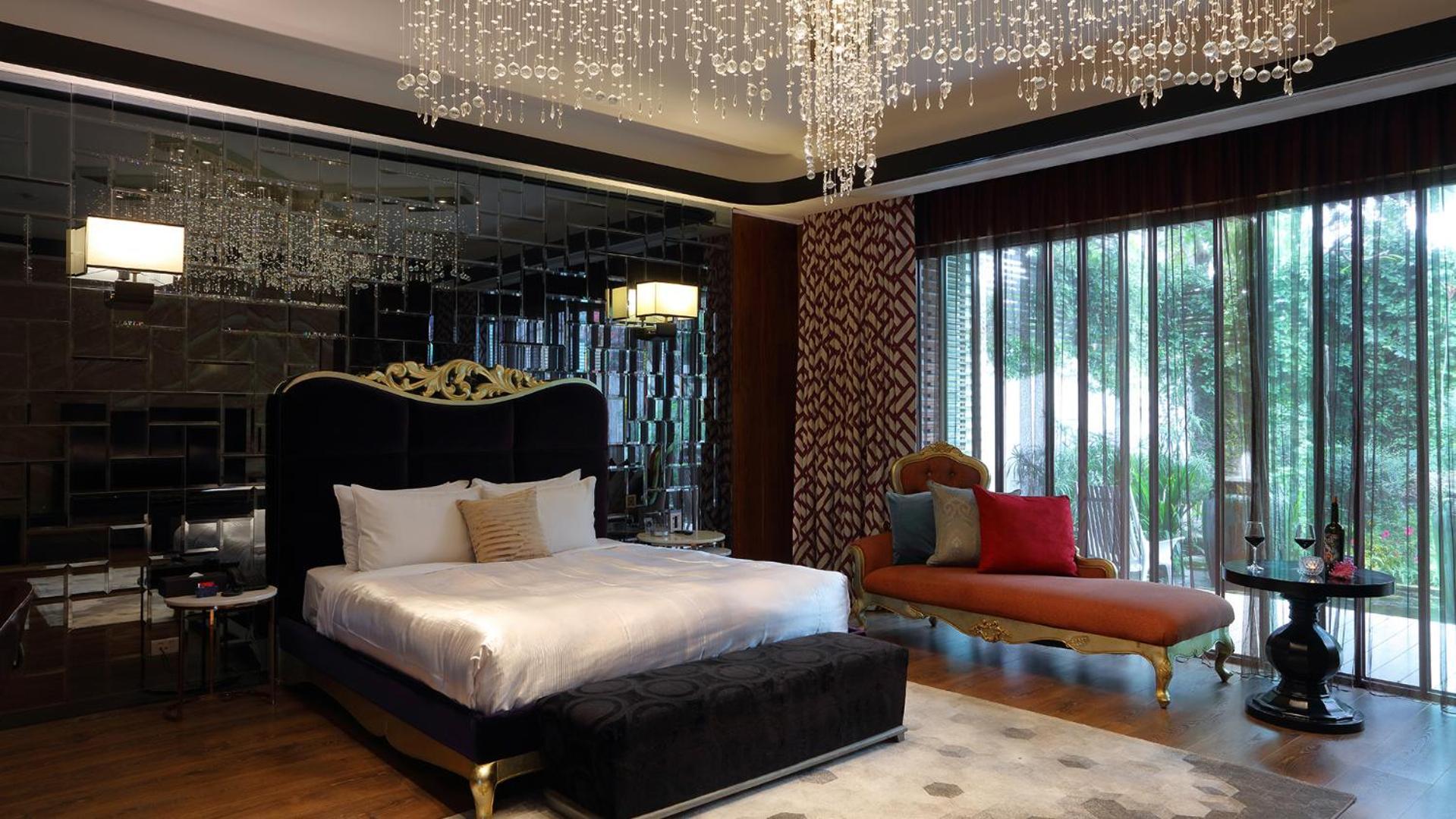 Mulan Motel Taichung Bagian luar foto