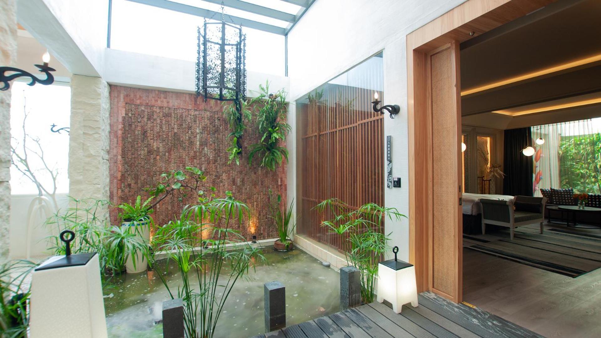 Mulan Motel Taichung Bagian luar foto