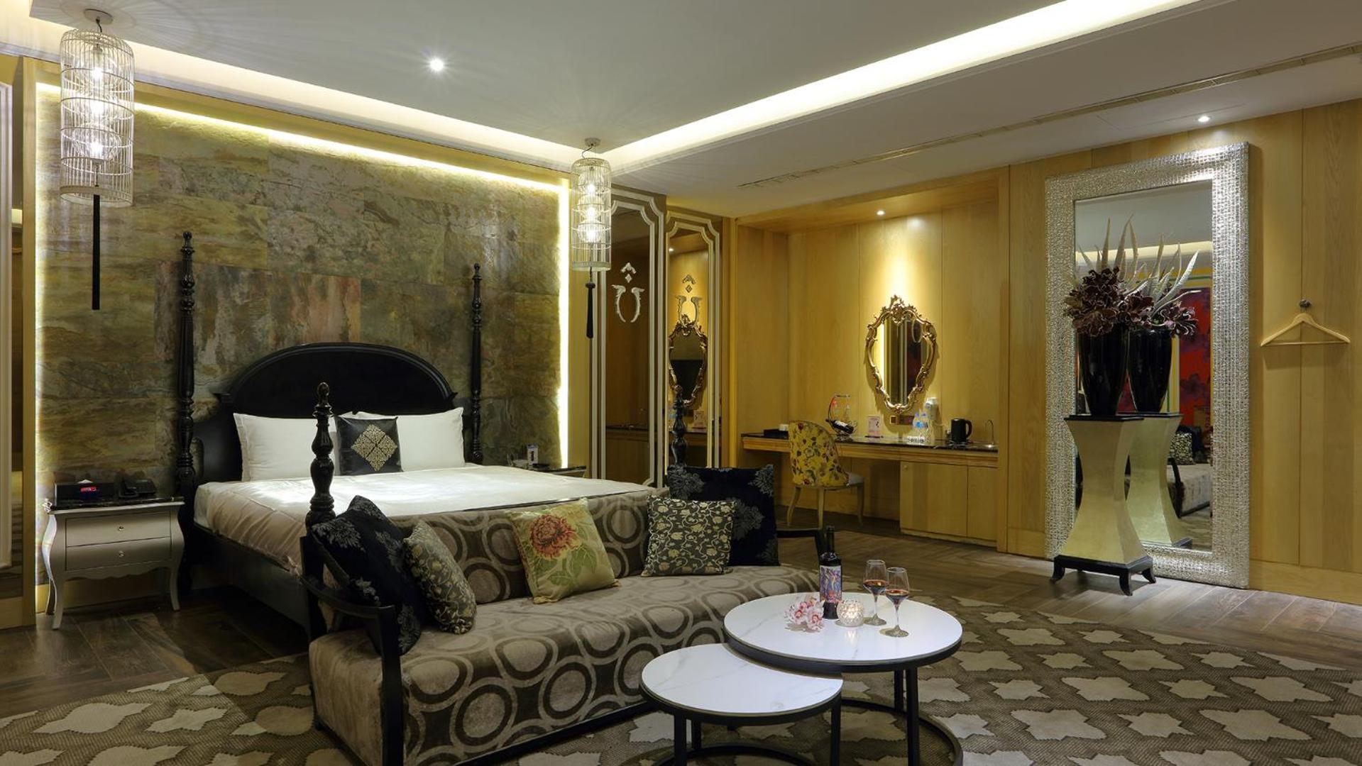 Mulan Motel Taichung Bagian luar foto