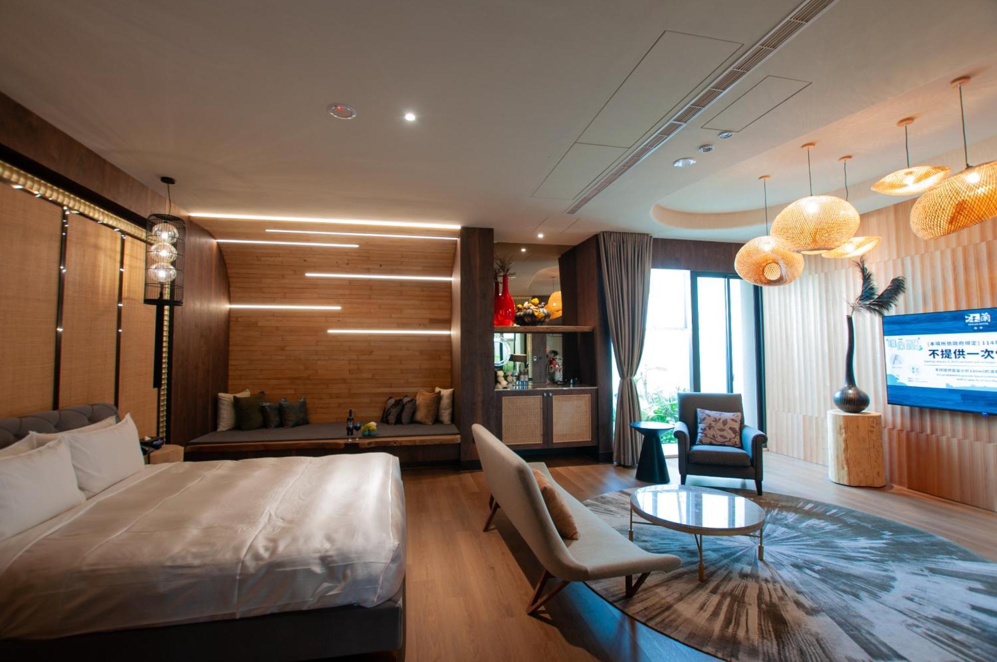 Mulan Motel Taichung Bagian luar foto