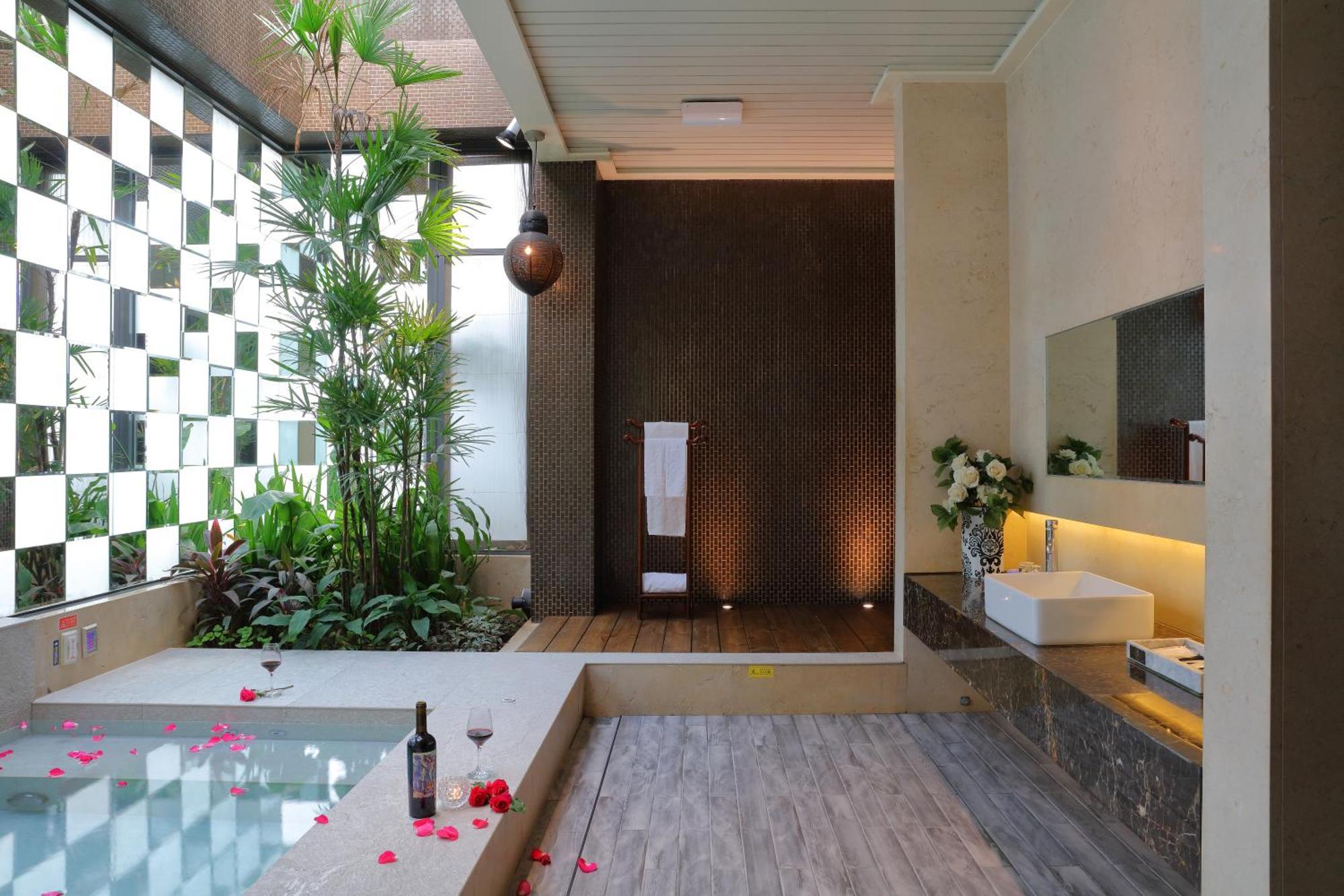 Mulan Motel Taichung Bagian luar foto