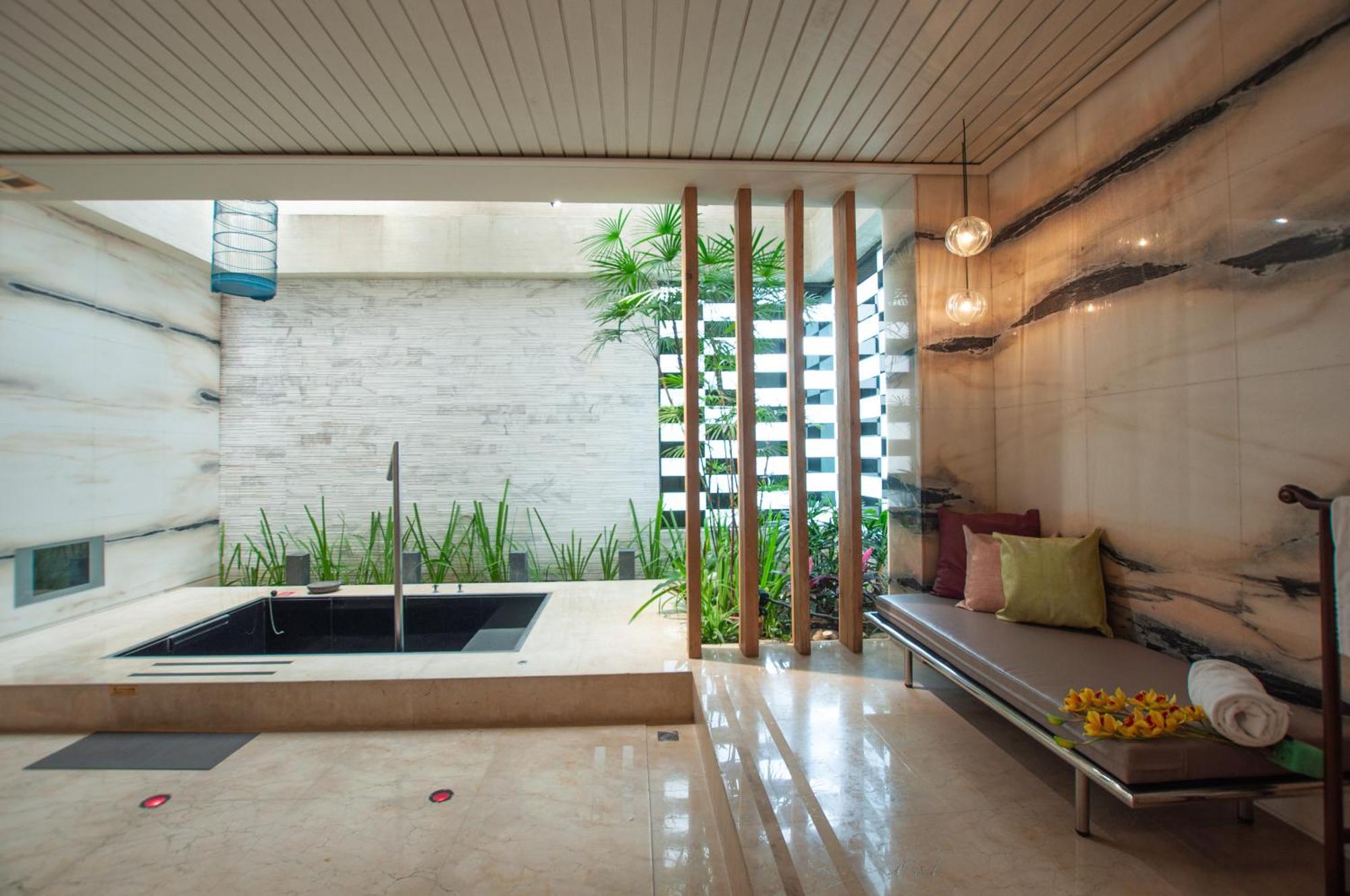 Mulan Motel Taichung Bagian luar foto