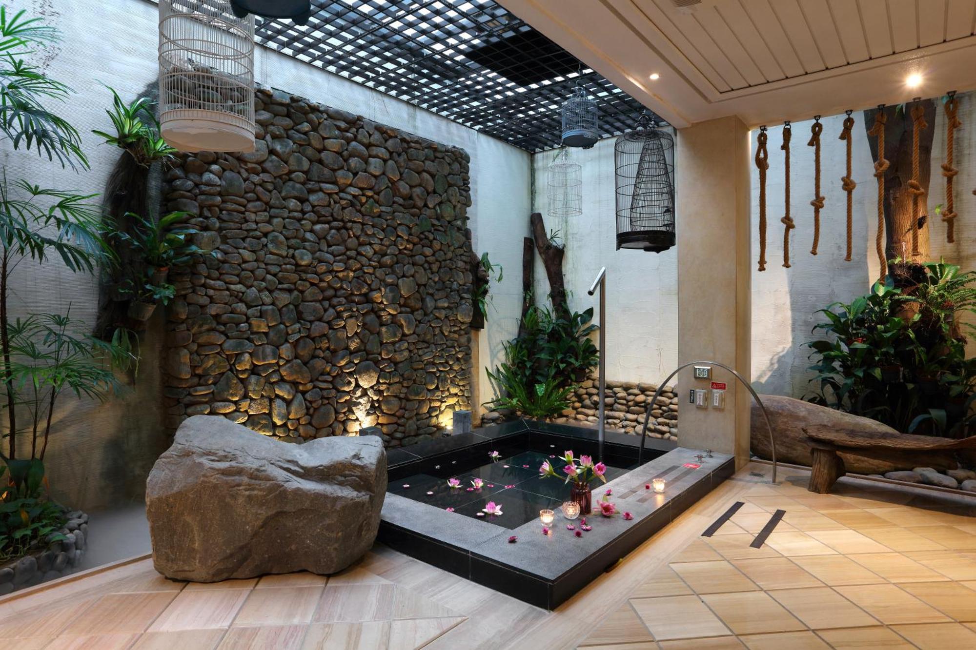 Mulan Motel Taichung Bagian luar foto
