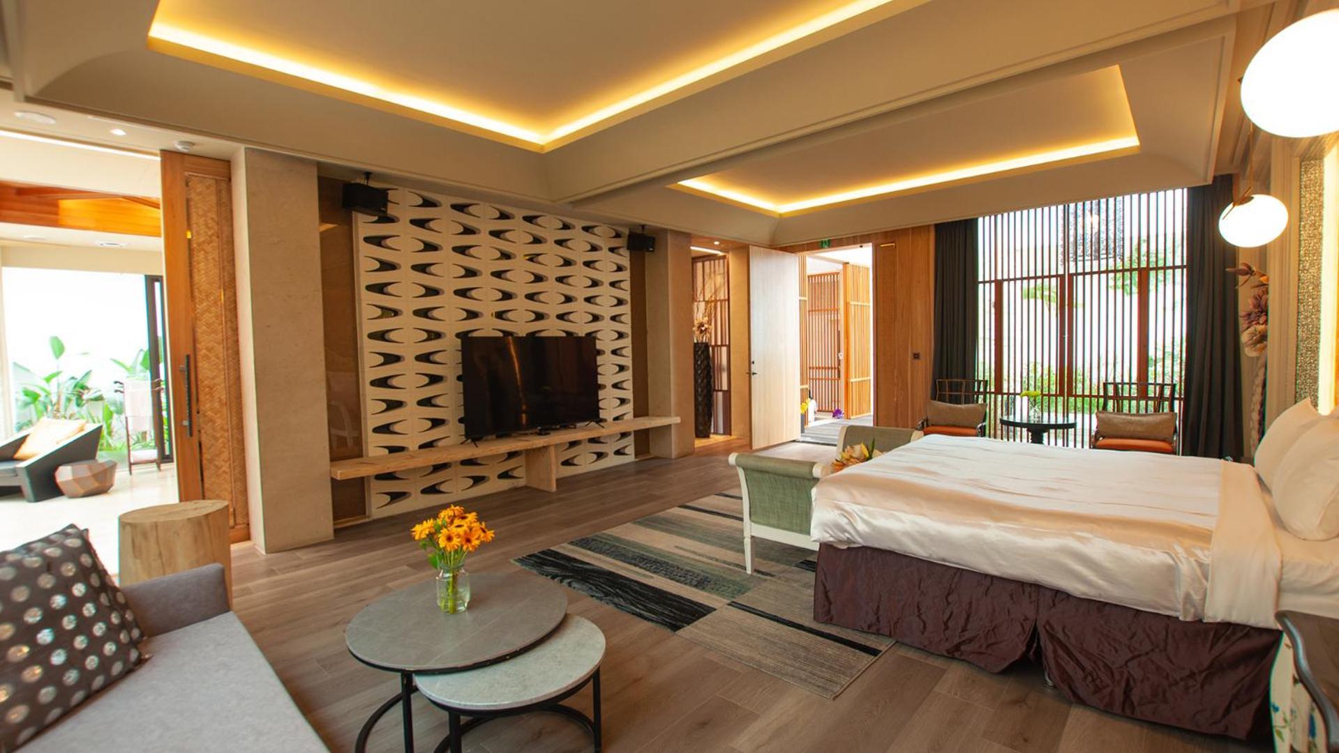 Mulan Motel Taichung Bagian luar foto