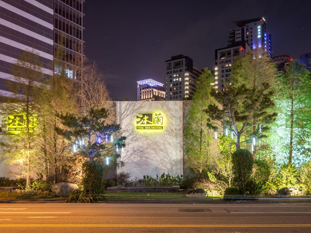 Mulan Motel Taichung Bagian luar foto